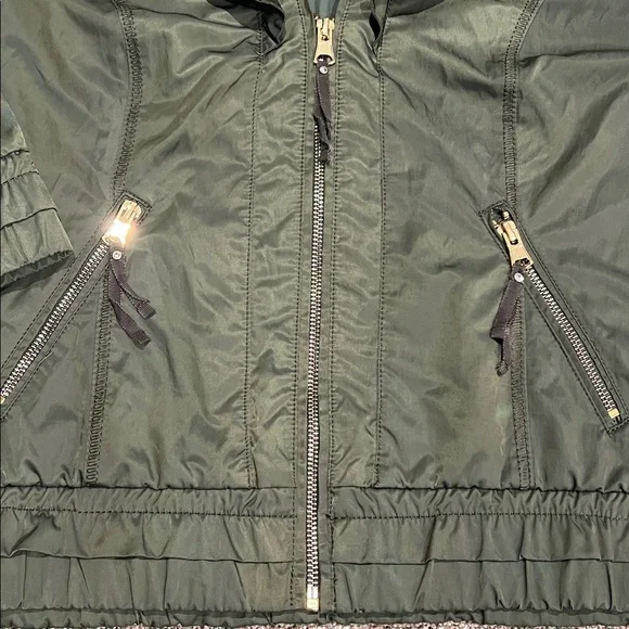 White House Black Market army green 3/4 sleeve jacket - Picture 3 of 9